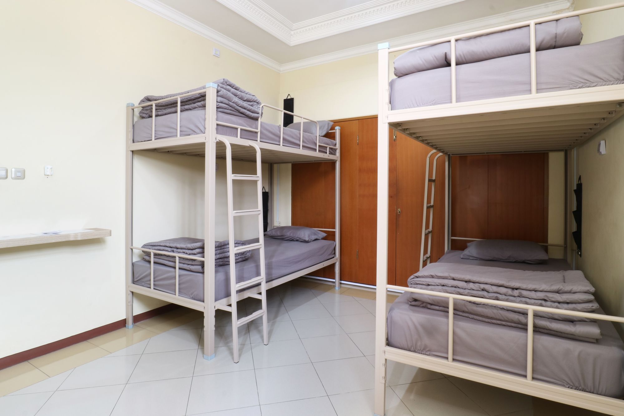 Maharani Guesthouse Tebet Syariah Джакарта Экстерьер фото