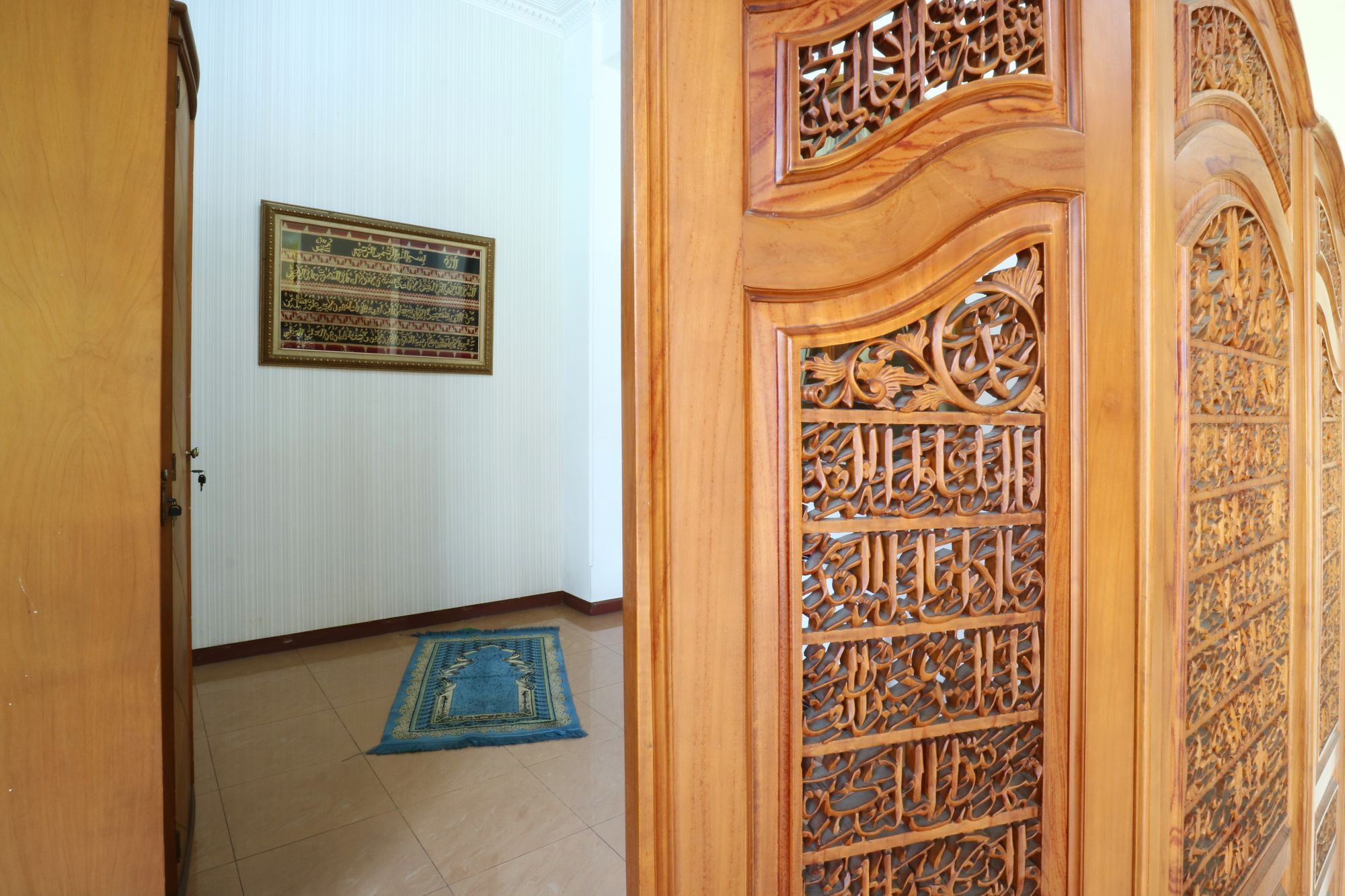 Maharani Guesthouse Tebet Syariah Джакарта Экстерьер фото